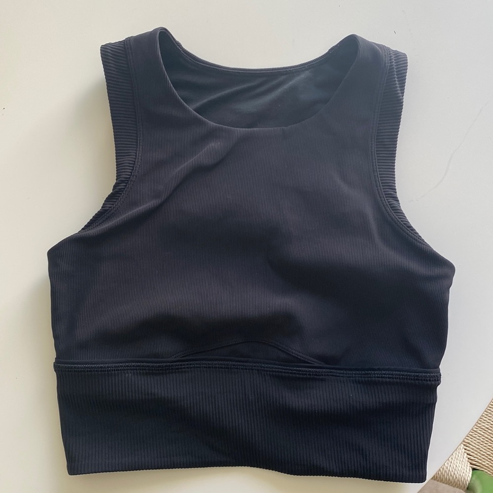 Lululemon crop top